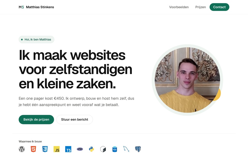 Homepage van de website: wit ontwerp met de titel Ik maak websites voor zelfstandigen en kleine zaken en een rond portret